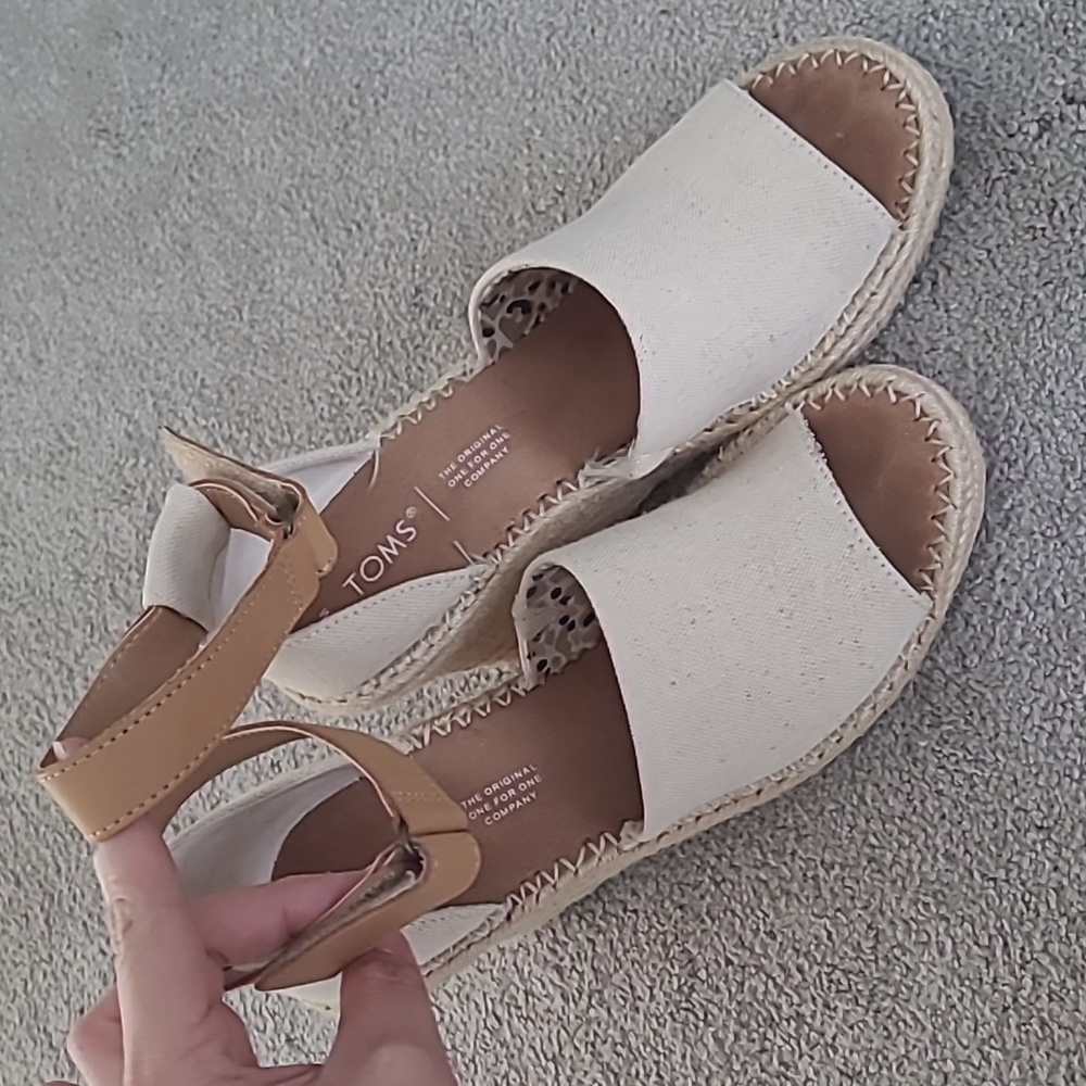 Toms wedges